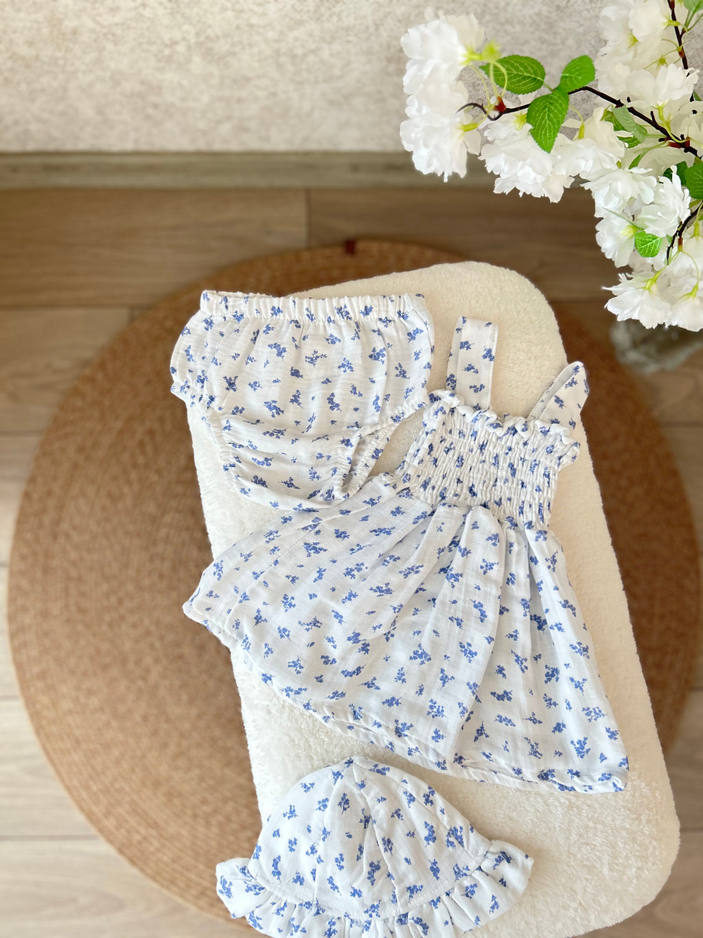 Bluebell şapkalı elbise